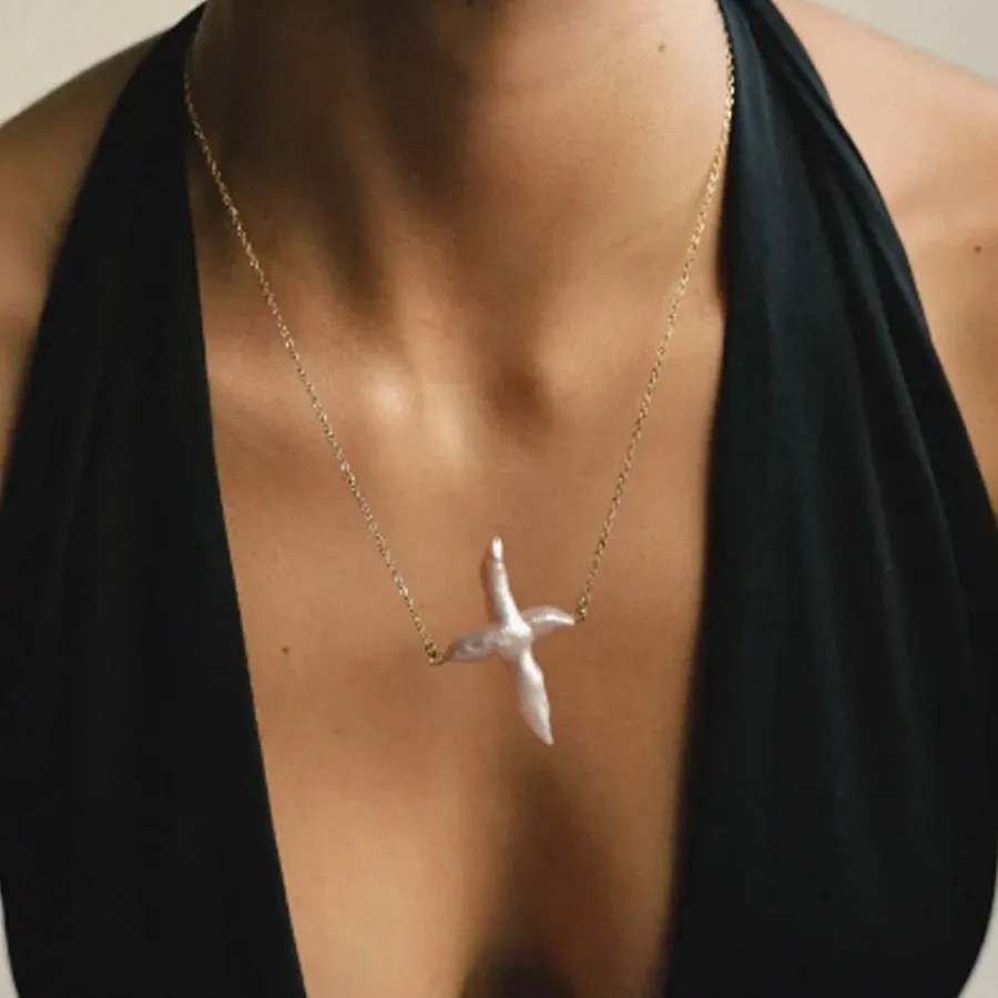 ALMYNOMA - Γυναικείο κολιέ PEARL CROSS Gold/White