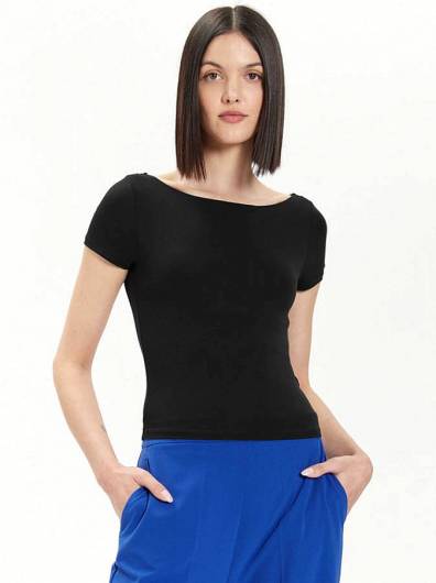 Gina Tricot - T-Shirt 21319 Μαύρο Slim Fit